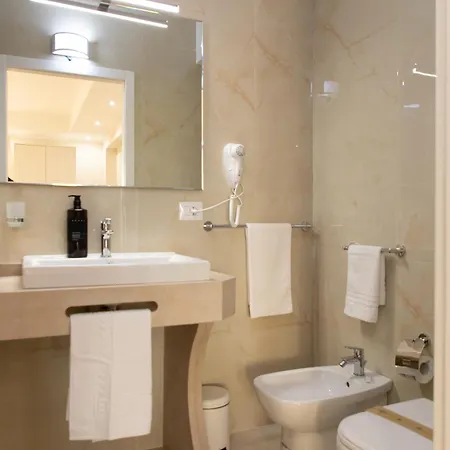 Global Hotel 3*