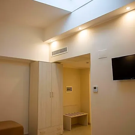 Global Hotel